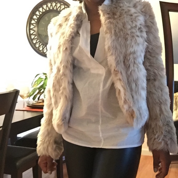 Urban Outfitters Faux Fur - Picture 5 of 8